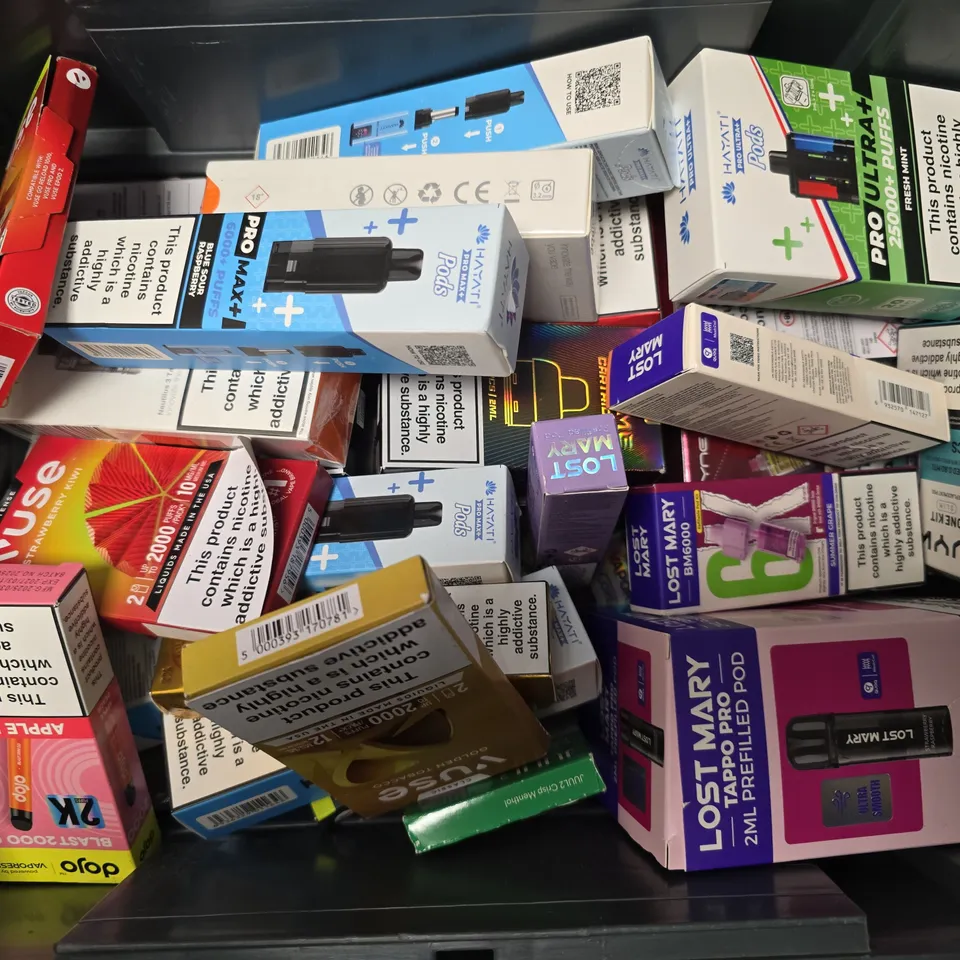 APPROXIMATELY 20 ASSORTED E-CIGARETTE PRODUCTS TO INCLUDE BRANDS SUCH AS LOST MAREY, HAYATI, DOJO, ETC - COLLECTION ONLY