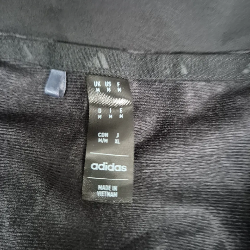 ADIDAS BLACK PULLOVER JACKET WITH GREY SLEEVES – UK M