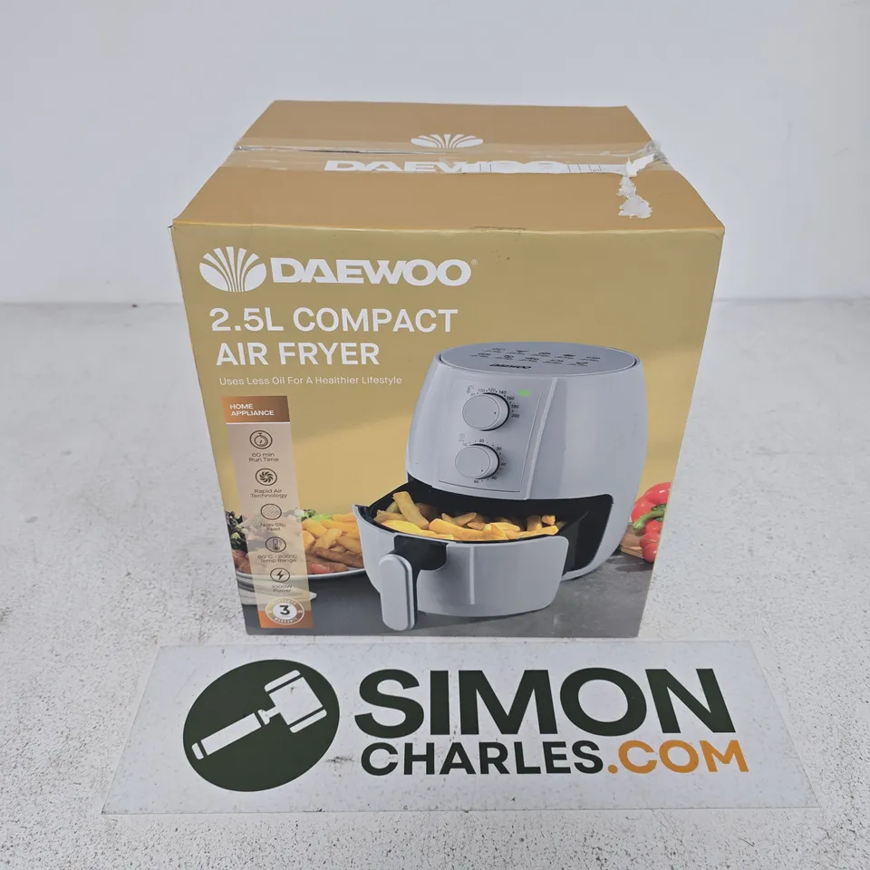 BOXED DAEWOO 2.5L COMPACT AIR FRYER IN GREY