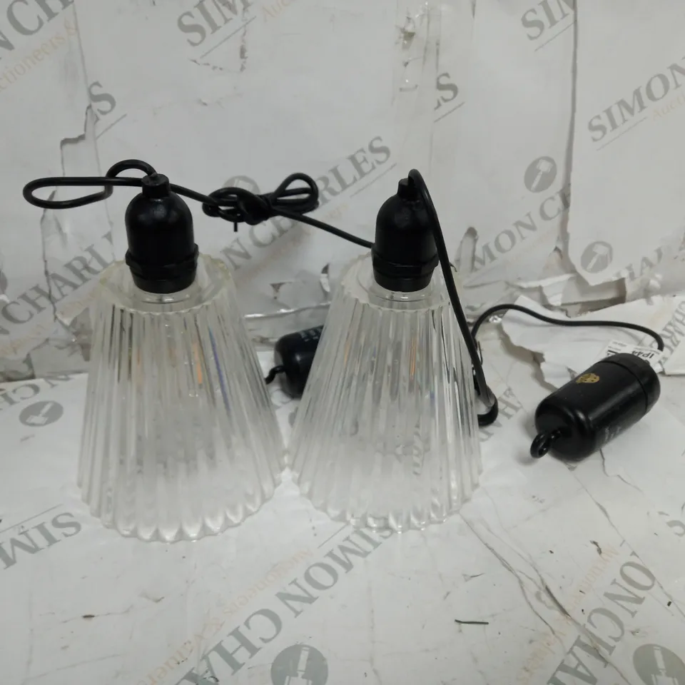 BUNDLEBERRY BY AMANDA HOLDEN SET OF 2 INDOOR OUTDOOR LIGHTS WITH FLUTED SHADE