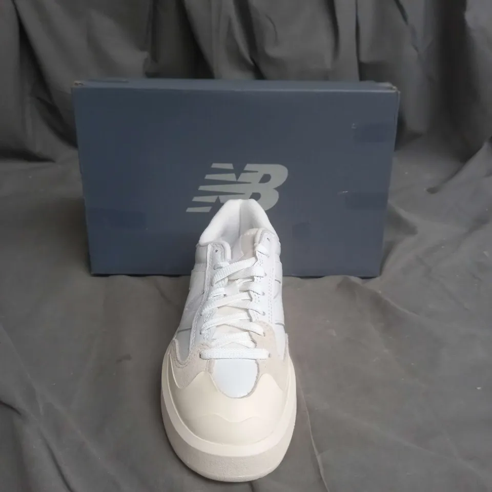 BOXED PAIR OF NEW BALANCE CT302 IN CREAM SIZE 5.5
