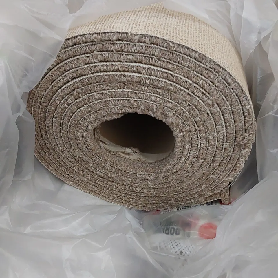 LARGE ROLL OF QUALITY CARPET // SIZE UNSPECIFIED 