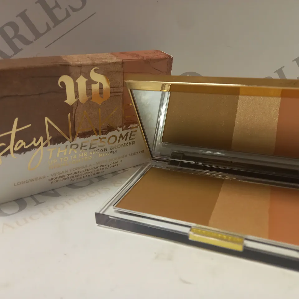 URBAN DECAY STAY NAKED THREESOME BRONZER HIGHLIGHTER BLUSH PALETTE - FLY