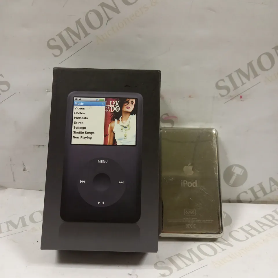BOXED APPLE IPOD CLASSIC 