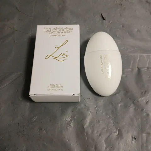 BOXED LISA ELDRIDGE ENHANCING SKIN TINT IN T6 30ML