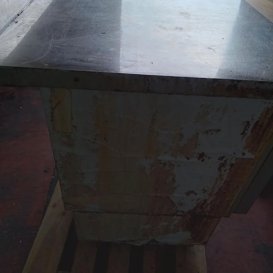 COMMERCIAL STAINLESS REFRIGERATED FOOD PREP COUNTER