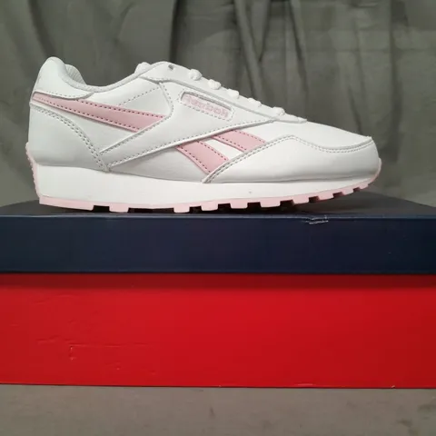 BOXED PAIR OF REEBOK ROYAL REWIND RUN SHOES IN WHITE/PINK UK SIZE 3