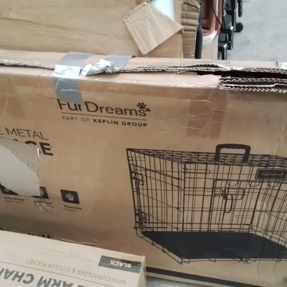 BOXED FURDREAMS 36 INCH FOLDING METAL DOG CAGE
