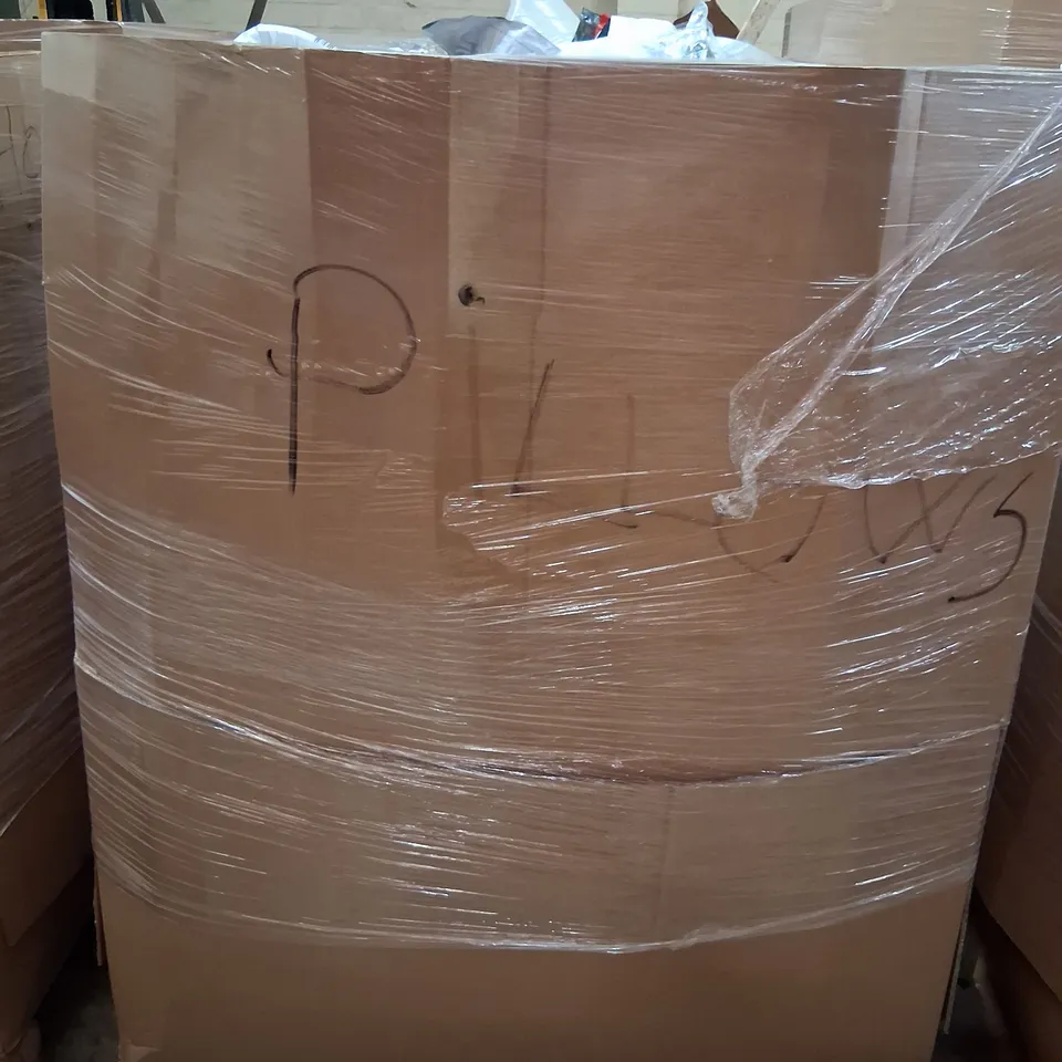 PALLET CONSISTING OF A LARGE QUANTITY OF ASSORTED PILLOWS AND SOFT FURNISHINGS
