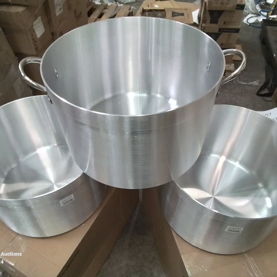 LOT CONTAINING 3 LARGE STAINLESS STEEL PARDINI CASSEROLE POTS (LIDS NOT INCLUDED)