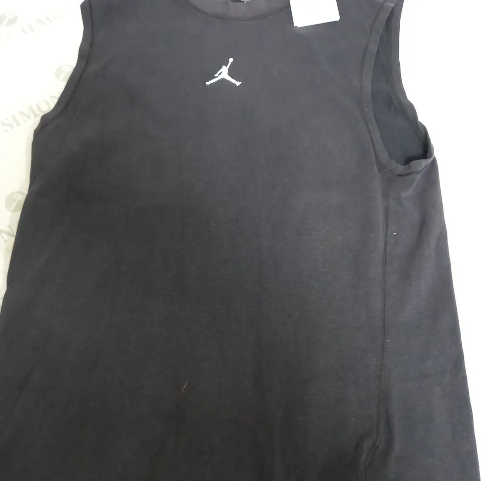 AIR JORDAN VEST IN DARK GREY - SMALL