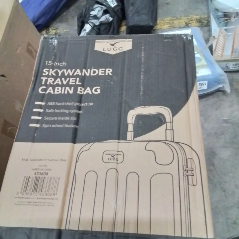 BOXED LUGG 15INCH SKYWANDER TRAVEL CABIN BAG SILVER