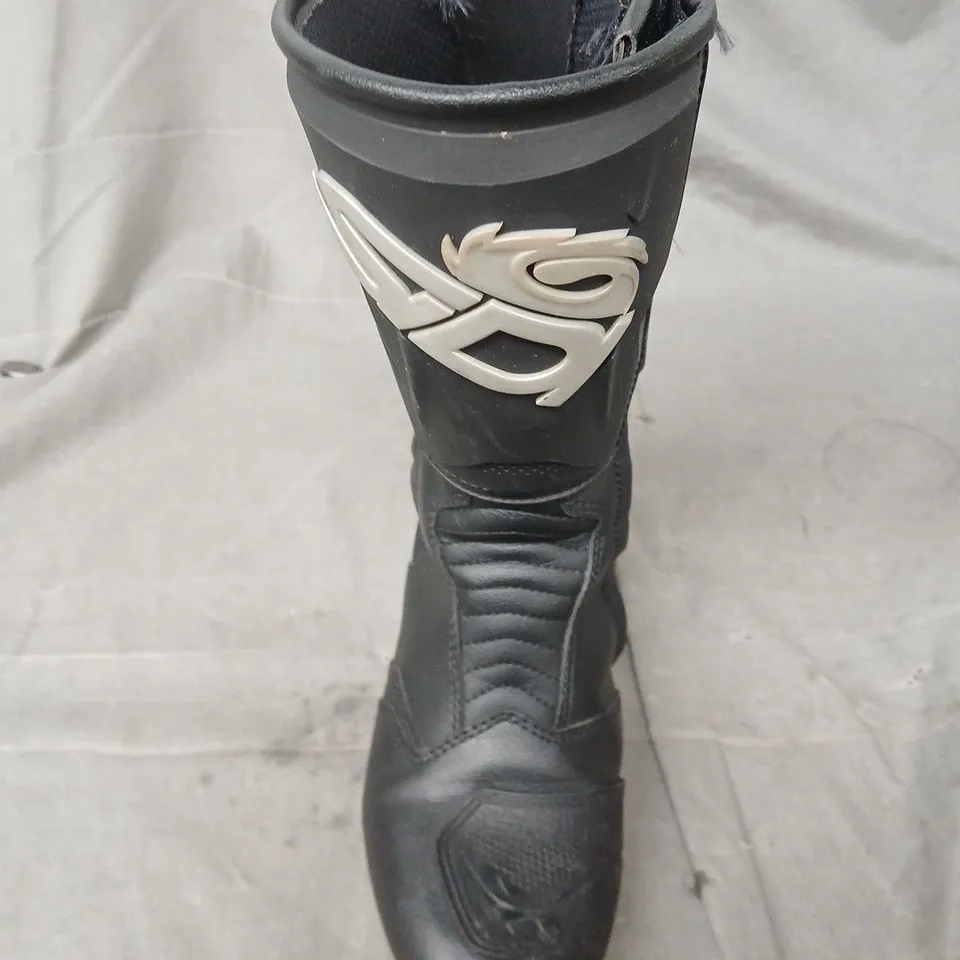 SIDI MOTORCYCLE BOOTS IN BLACK - UK 5