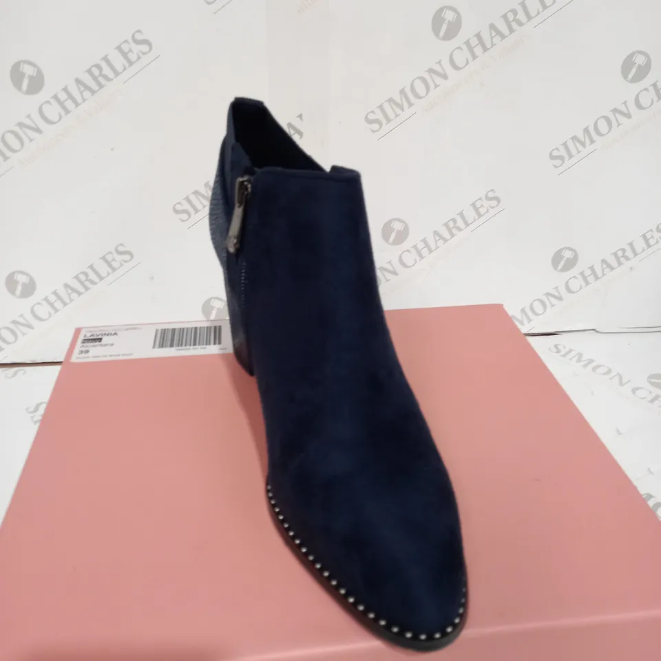 BOXED MODA IN PELLE NAVY LAVINIA HEELS - SIZE 39