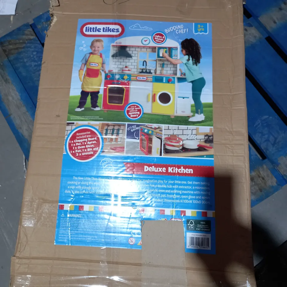 BOXED LITTLE TIKES WOODEN DELUXE KITCHEN (COLLECTION ONLY) RRP £179.99
