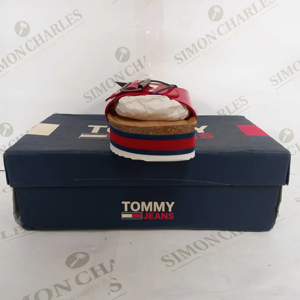 TOMMY JEANS FLAG OUTSOLE WULE SANDAL - EU 37