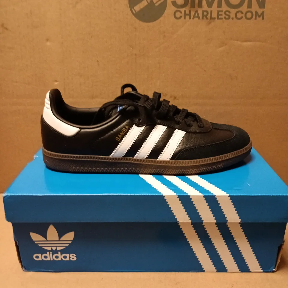 ADIDAS SAMBA OG BLACK/WHITE TRAINERS – UK 8 (US 8.5) – BOXED