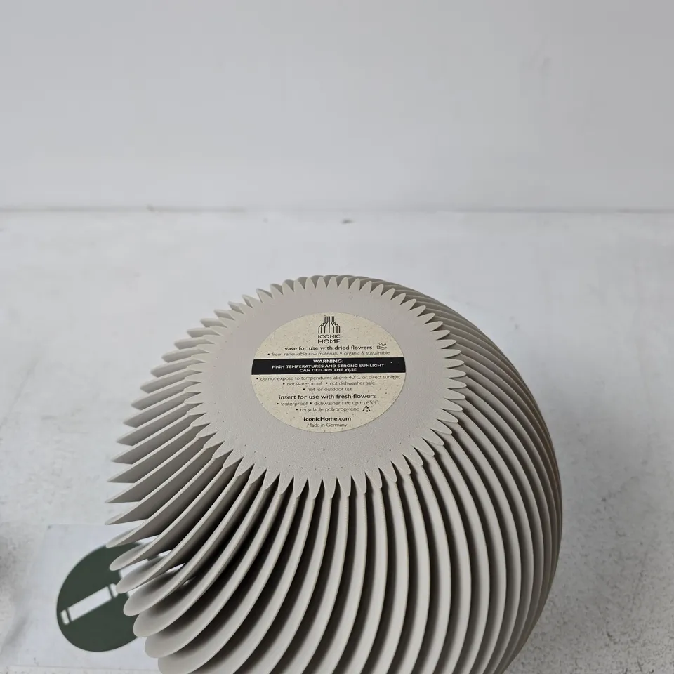 ICONICHOME SPIRAL PLEATED CERAMIC VASE FOR DRIED FLOWERS