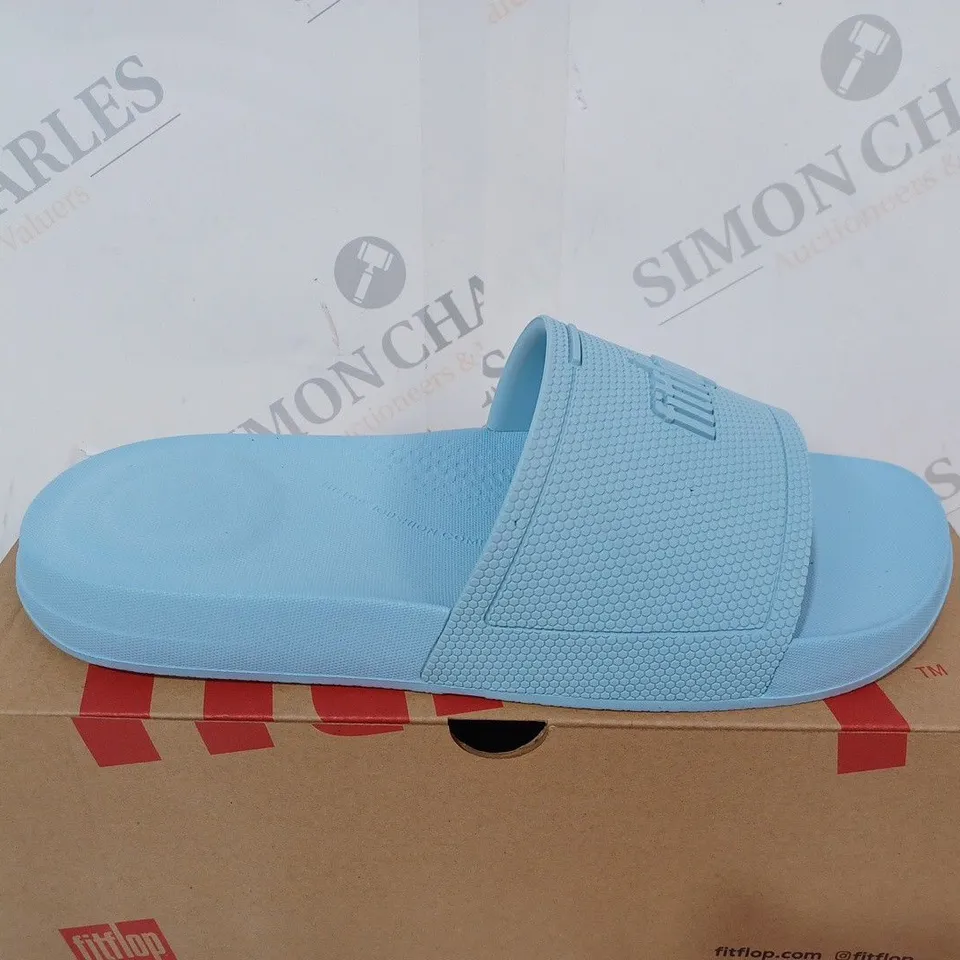 BOXED PAIR OF FITFLOP IQUISHION SLIDES IN SKY BLUE - UK 7