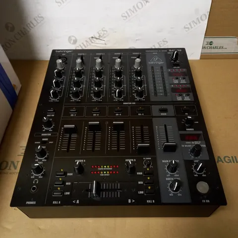 BEHRINGER PRO MIXER DJX750 DJ MIXER