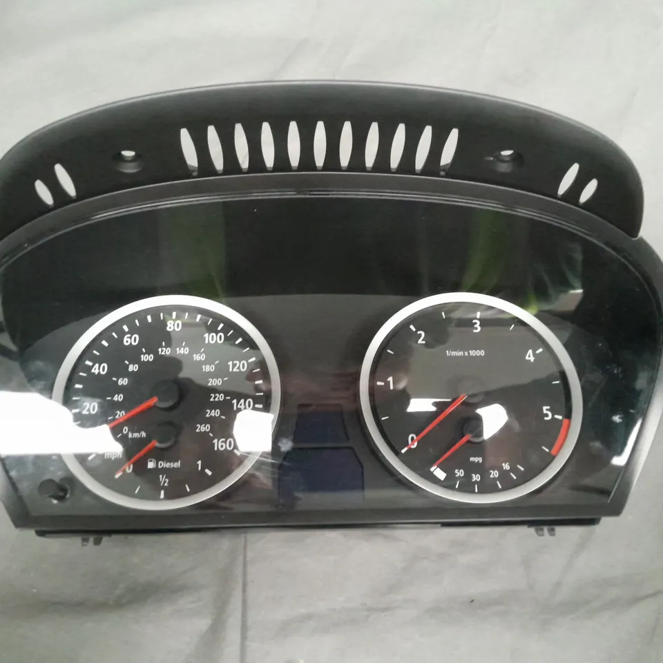 BMW 530D 06M SPEED CLUSTER 