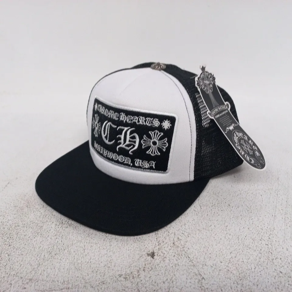 CHROME HEARTS CAP IN BLACK/WHITE SIZE LARGE