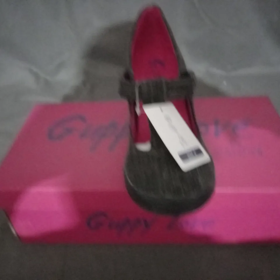 APPROXIMATELY 7 BOXED PAIRS OF GUPPY LOVE BY BLOWFISH WEDGE SHOES IN VARIOUS SIZES TO INCLUDE SIZE 40.5EU