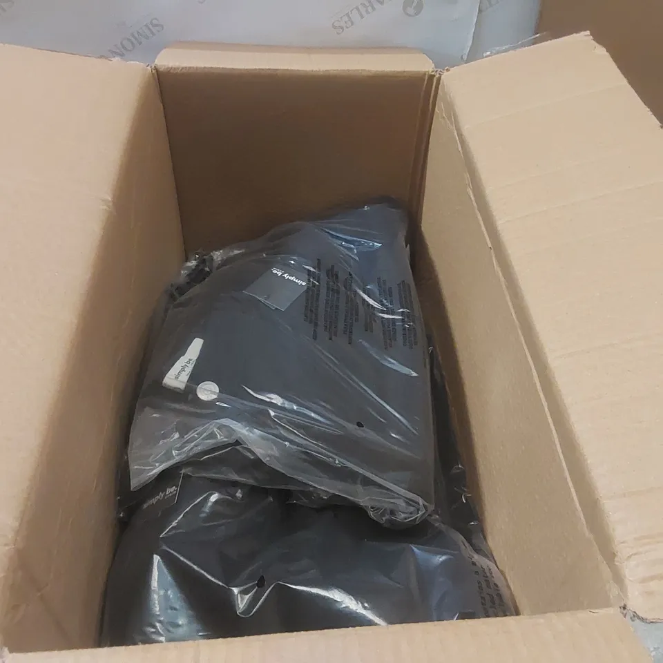 BOX CONTAINING APPROXIMATELY 6x BRAND NEW SIMPLY BE WASHED BLACK PLEAT DENIM JEANS - SIZE 30L