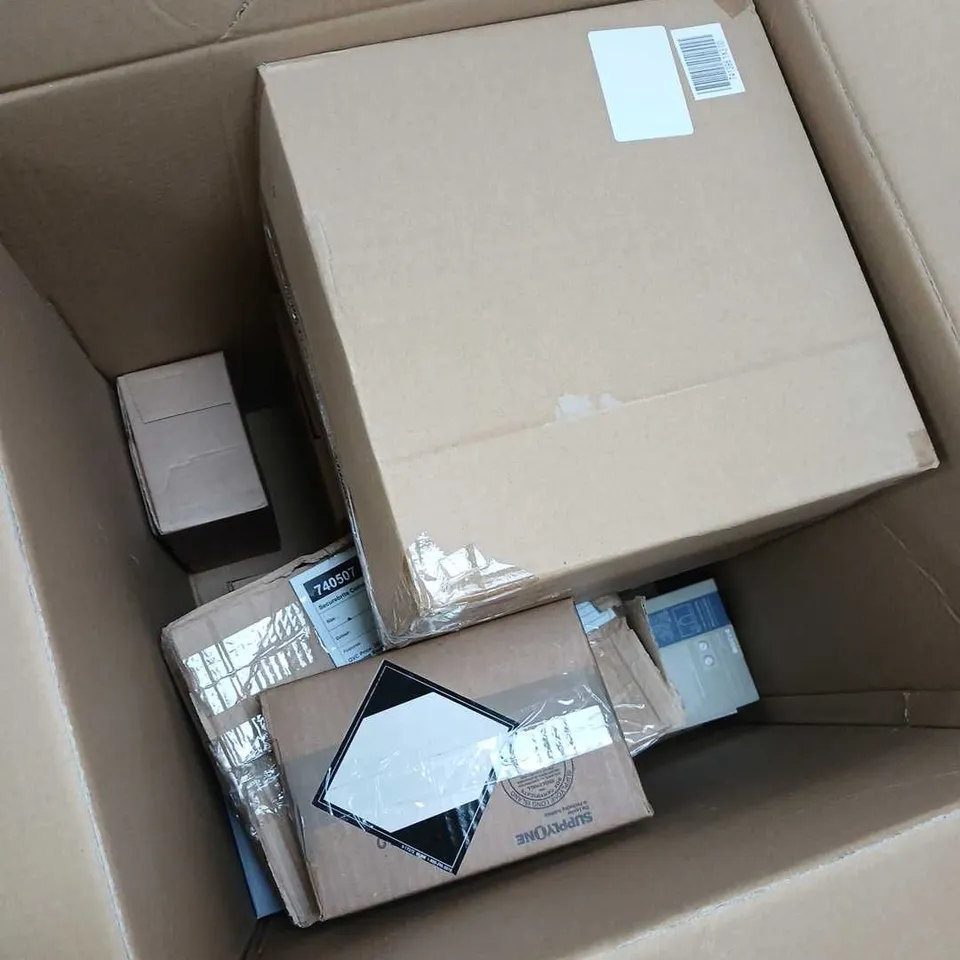 BOX CONTAINING A MIX OF APPROXIMATELY 10 ASSORTED BOXED ITEMS 