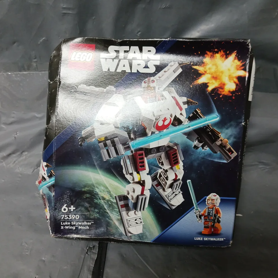 BOXED LEGO STAR WARS LUKE SKYWALKER X-WING - 75390