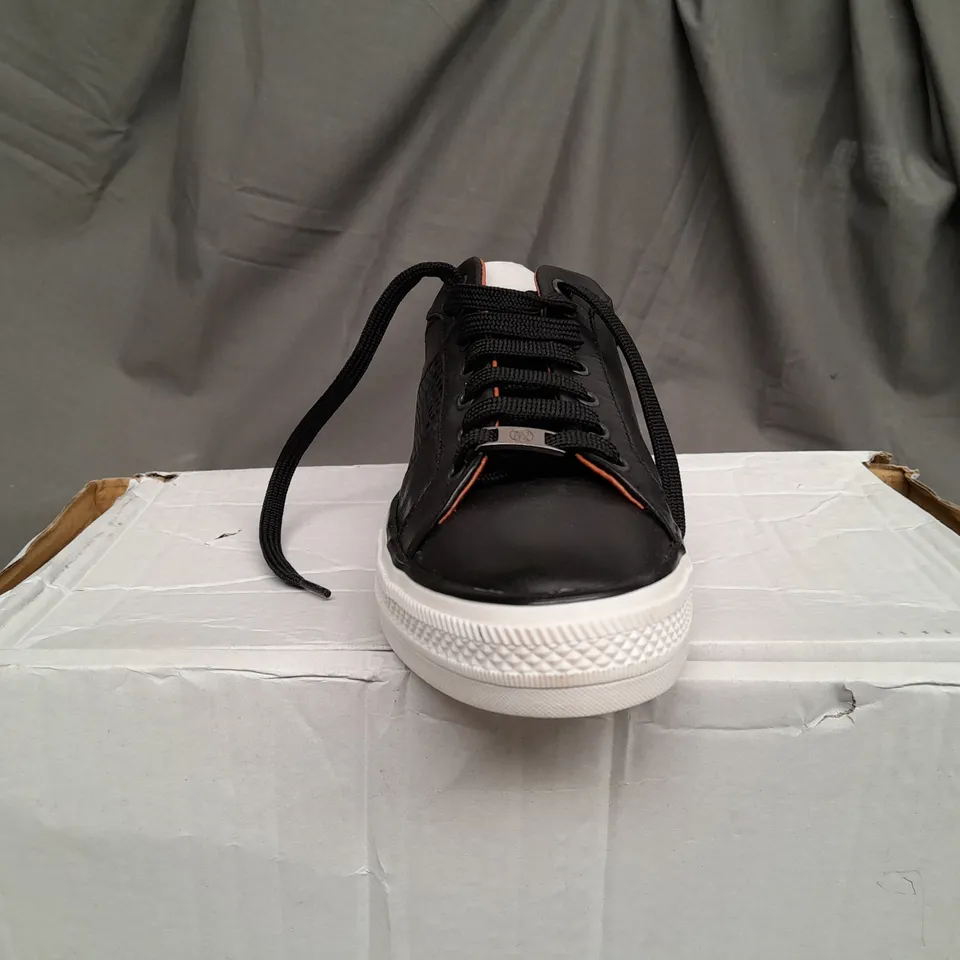 BOXED PAIR OF MODA IN PELLE ASTRIPE BLACK LEATHER TRAINERS - SIZE 6