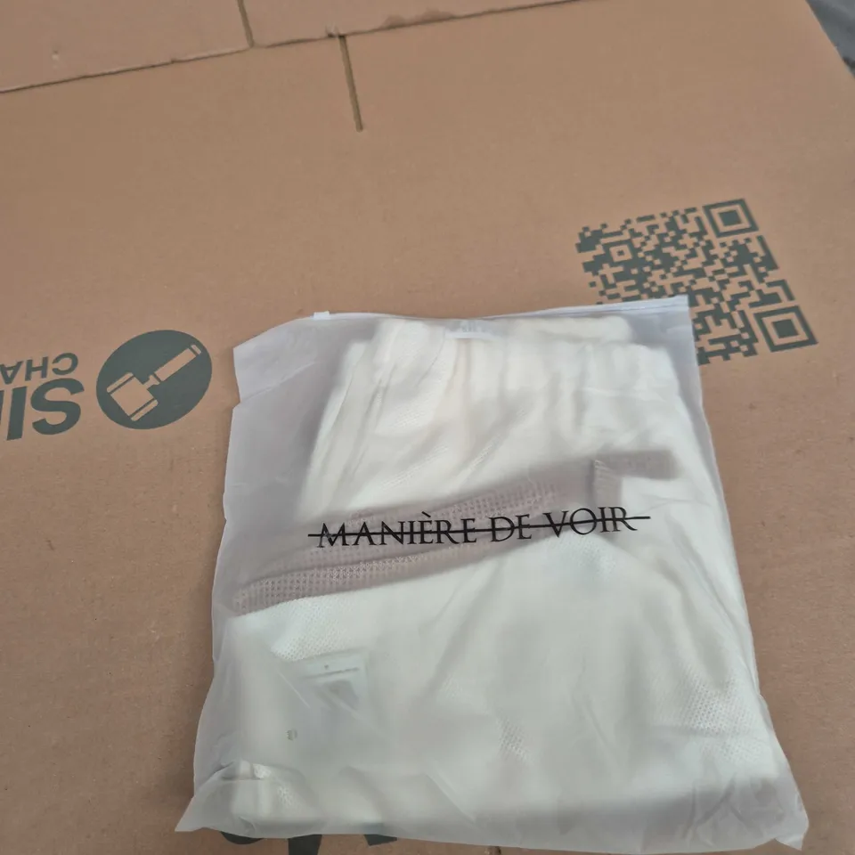 MANIÈRE DE VOIR CONTRAST DETAIL CROCHET SHORTS – CREAM SIZE L
