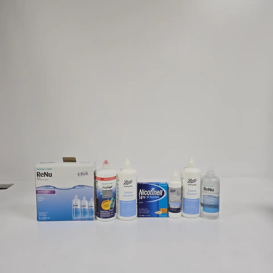TOTE OF APPROXIMATELY 10 ASSORTED ITEMS INCLUDING BAUSCH + LOMB RENU MULTI-PURPOSE SOLUTION 3-PACK, NICOTINELL 14MG / 24 HOUR PATCH AND BAUSCH + LOMB EASY SEPT PEROXIDE SOLUTION