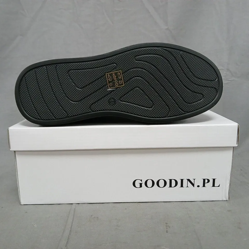 BOXED PAIR OF GOODIN SHOES IN BLACK SIZE EU 40