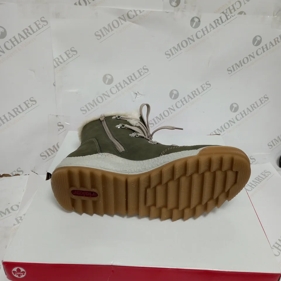 BOXED PAIR OF RIEKER ANTISTRESS BOOTS SIZE EUR 41