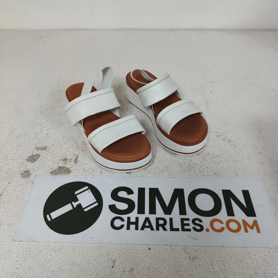 LASCANA WOMEN'S WHITE PLATFORM SANDALS SIZE 4