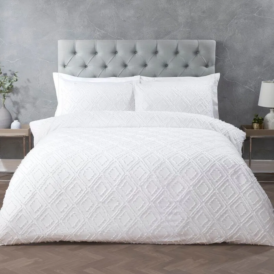 RIGA KINGSIZED WHITE DUVET COVER SET 230X220CM 