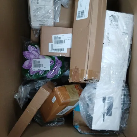 APPROXIMATELY 10 ASSORTED HOUSEHOLD PRODUCTS TO INCLUDE HOME DÉCOR, WIRELESS EARBUDS, TOILET BRUSH - COLLECTION ONLY 