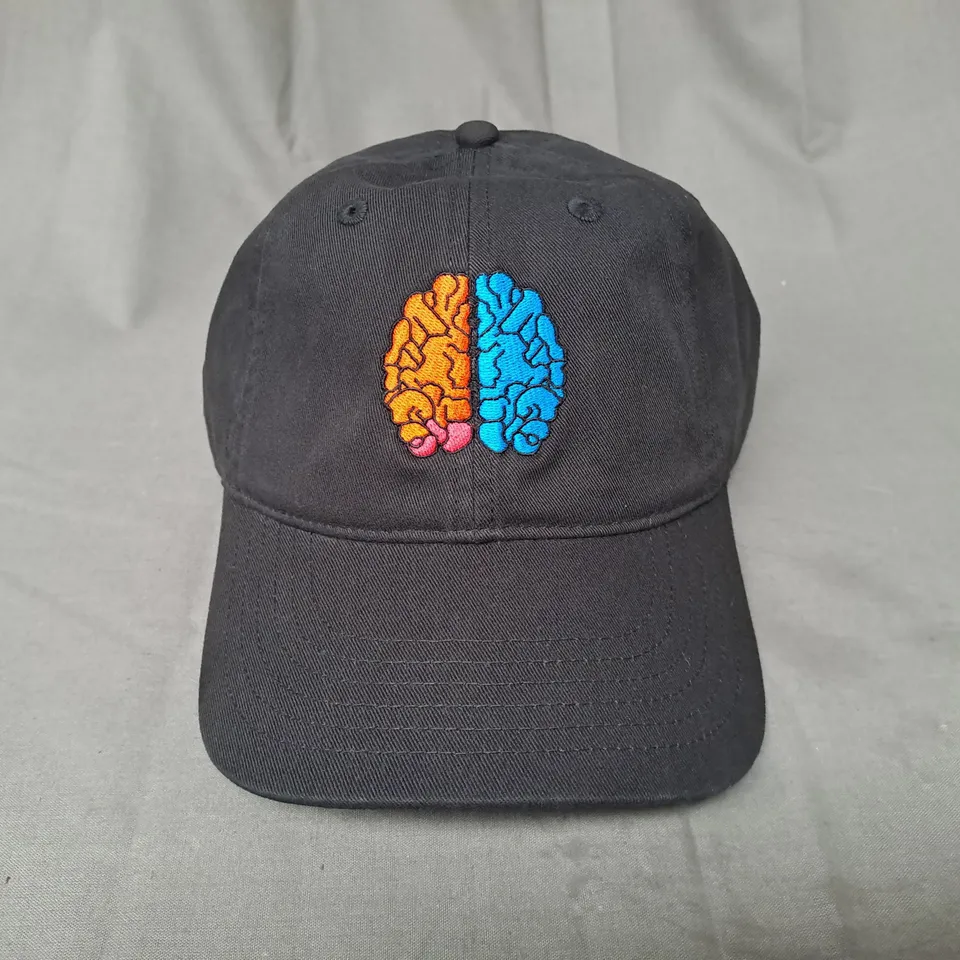 MOTIVATING MINDS BRAIN DESIGN CAP IN BLACK