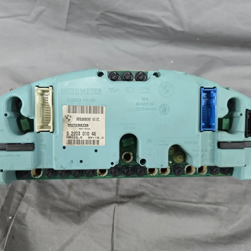 BMW Instrument Cluster – Motometer OEM Gauge Module (Vehicle Part)