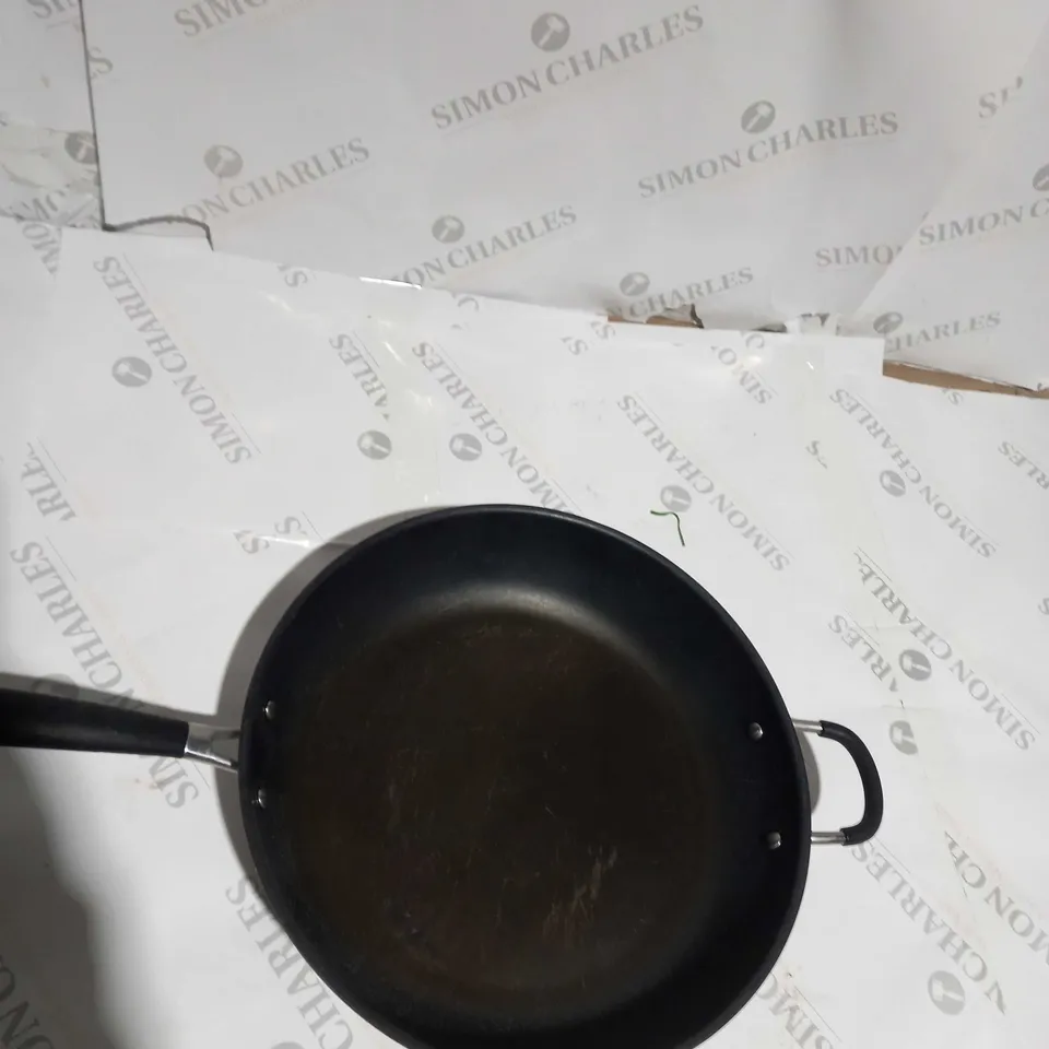 33CM BLACK AND SILVER FRYING PAN 