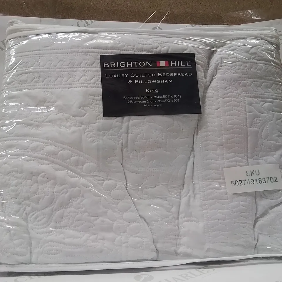 BRAND NEW BRIGHTON HILL LUXURY QUILTED KINGSIZE BEDSPREAD & PILLOWSHAM 