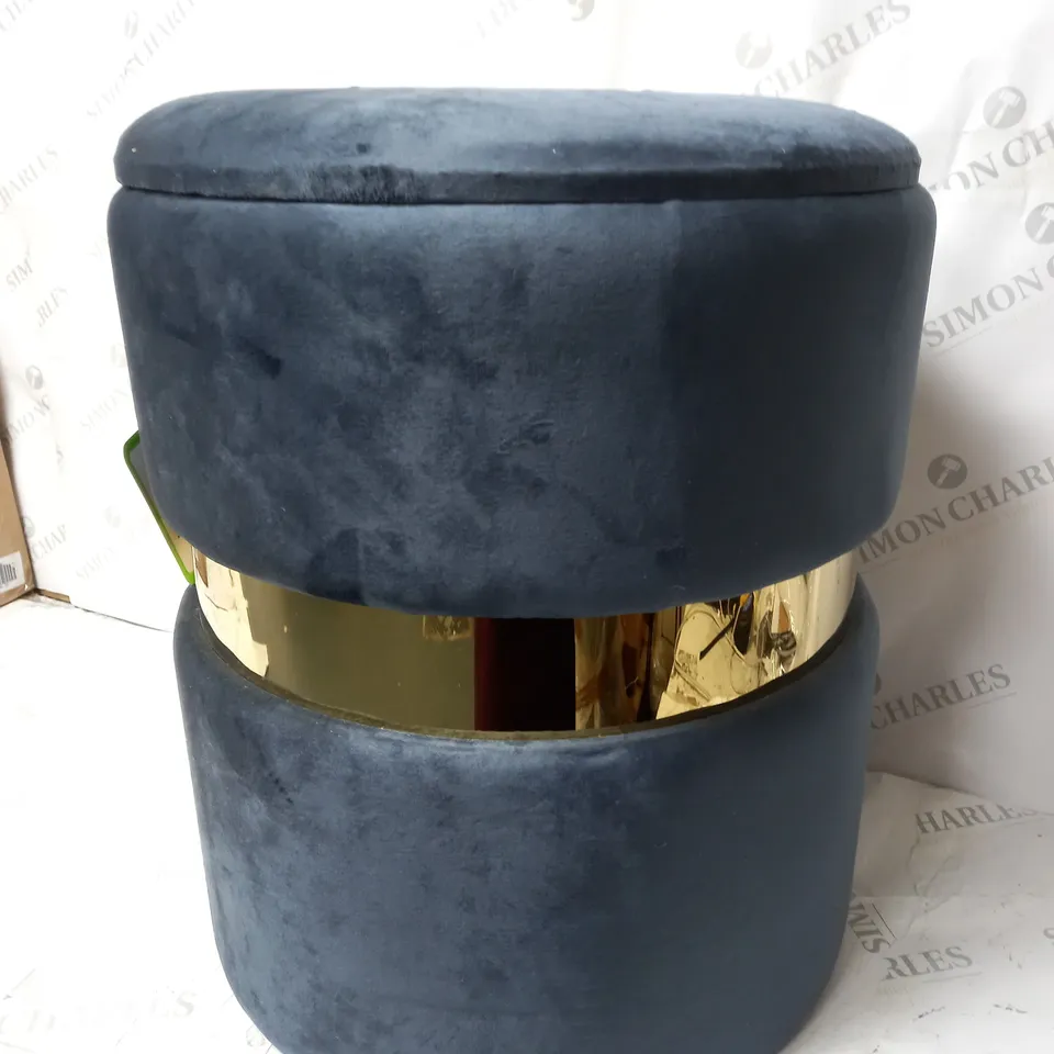 BLUE STOOL WITH GOLD
