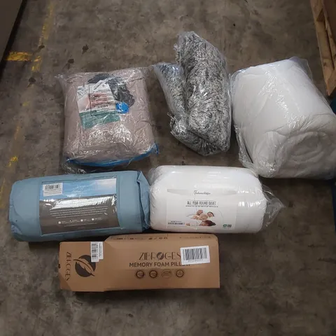 PALLET TO CONTAIN A LARGE ASSORTMENT OF PILLOWS, CUSHIONS, BEDDING AND RELATED PRODUCTS