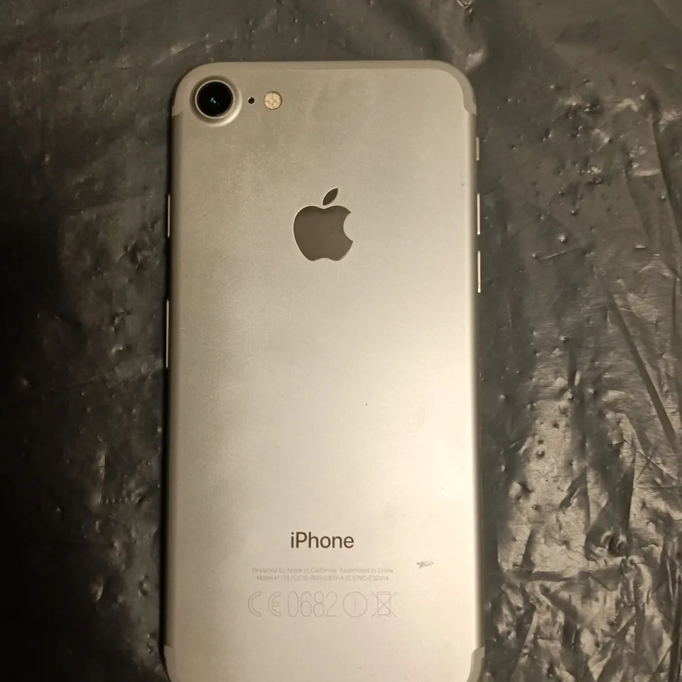 APPLE IPHONE 7 SMARTPHONE