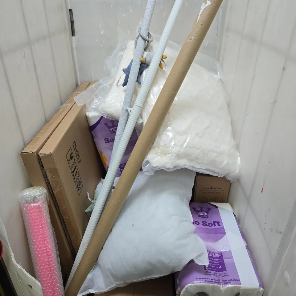 CAGE OF APPROXIMATELY 10 ASSORTED HOUSEHOLD ITEMS TO INCLUDE LAMPSHADE KIT, ABC EXPRESS TOY, ETC - COLLECTION ONLY