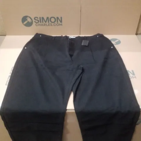 BOX CONTAINING APPROXIMATELY 5 BRAND NEW SIMPLY BE WASHED BLACK PLEAT DETAIL JEANS - SIZE 26L