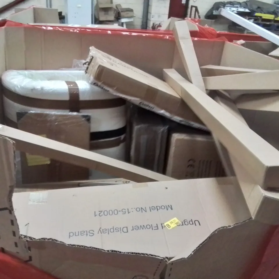 PALLET OF ASSORTED HOUSEHOLD GOODS AND PRODUCTS TO INCLUDE;RETRACTABLE SAFETY GATE,INFLATABLE GYMNASTICS MAT,METAL GARDEN FENCE