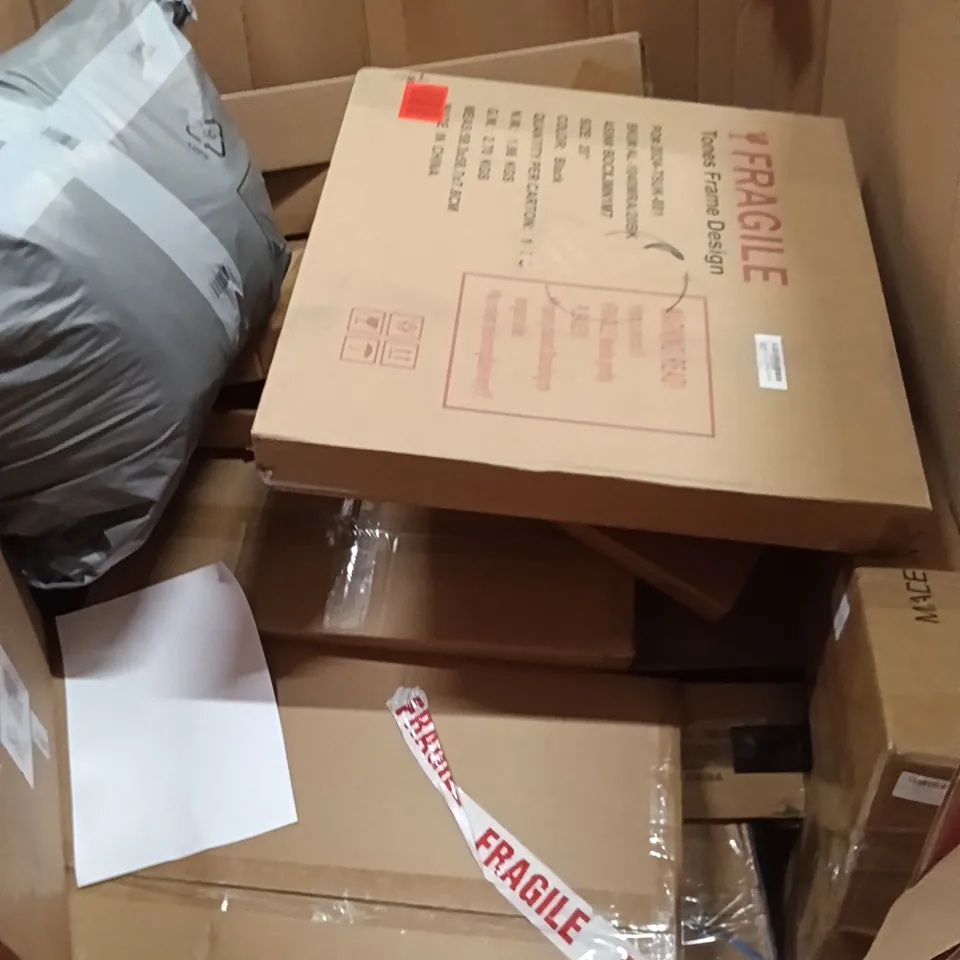PALLET OF ASSORTED ITEMS INCLUDING - PUZZLE ACCESSORIES, MAKEUP MIRROR WITH LIGHTS 