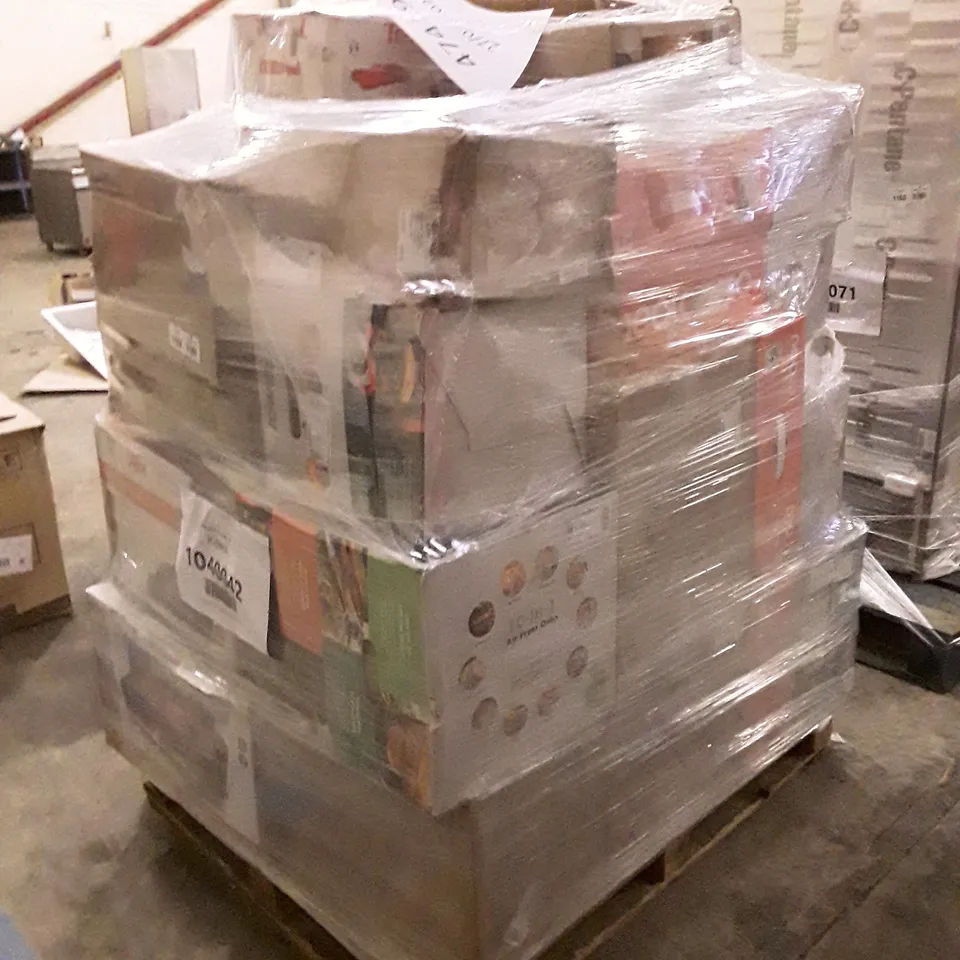 PALLET OF APPROXIMATELY 33 UNPROCESSED RAW RETURN HOUSEHOLD AND ELECTRICAL GOODS TO INCLUDE;